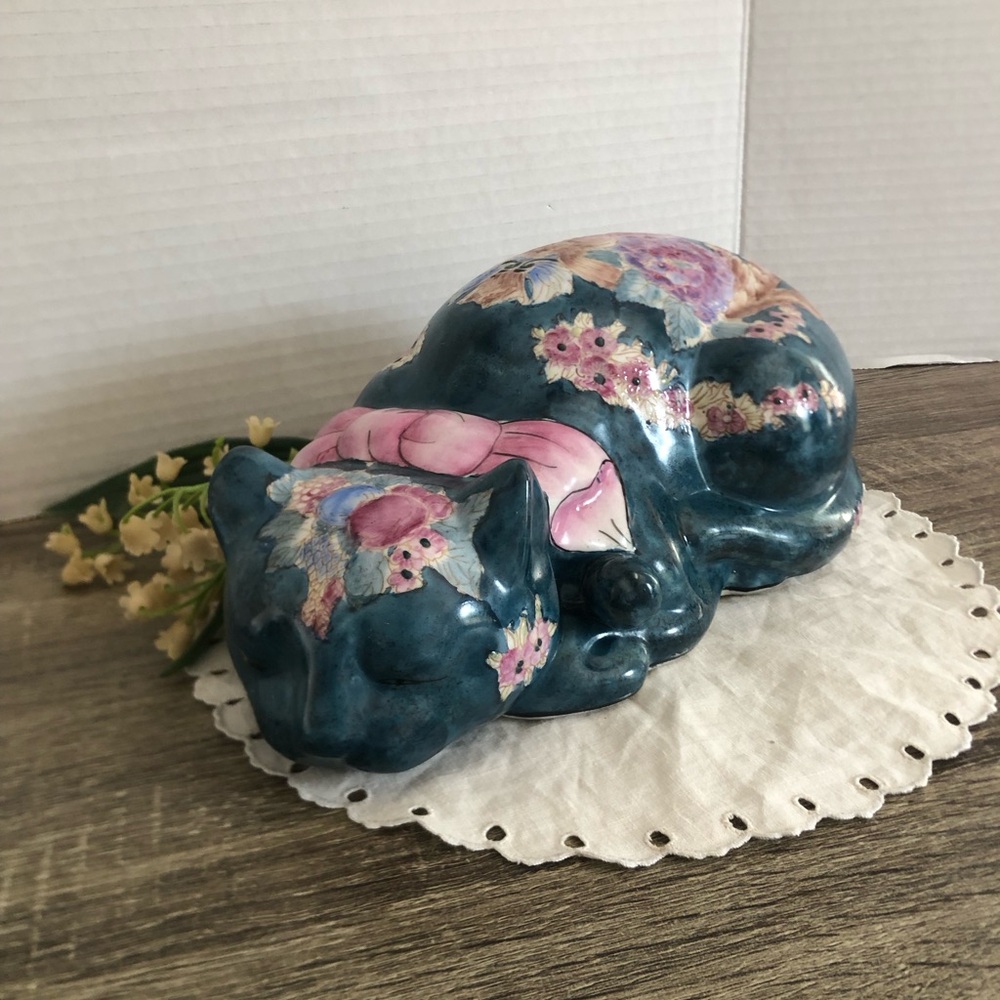Vtg Hand Painted Floral Porcelain Sleeping Cat Figurine